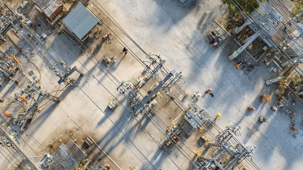 Quels contrôles et vérifications effectuer pour garantir la sécurité des installations électriques provisoires ?